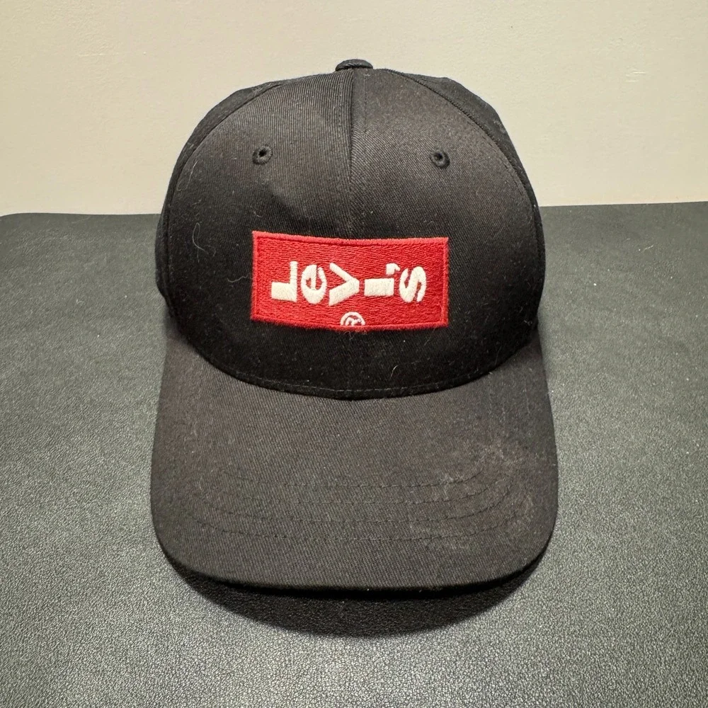Vintage Levis Hat Cap Black Red Logo Spellout Snap Back Y2K‎ Flex Fit Casual